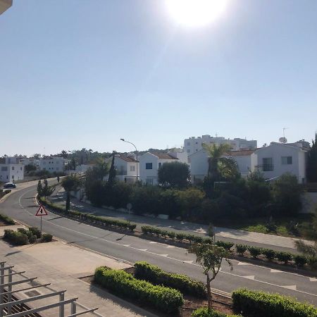 Sunny Holiday By Konnos Paralimni Exteriör bild