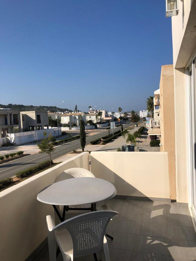 Sunny Holiday By Konnos Paralimni Exteriör bild